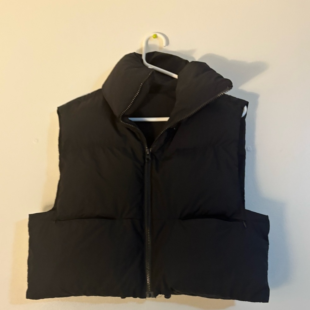 Black Cropped Puffer Vest